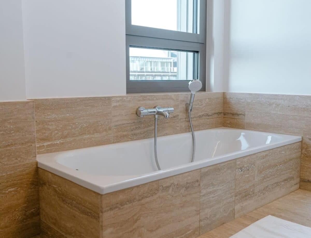 City Luxury With City Views In Ville Haute Luxemburg Exteriör bild